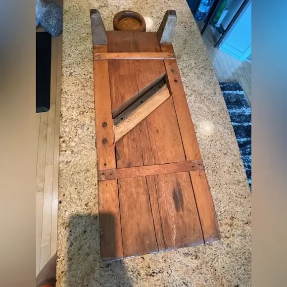 Vintage cabbage slicer - Picture 2 of 13